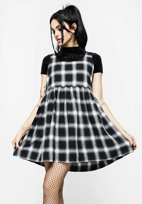 Off-duty, on edge - Black & white plaid pinafore skater dress- Relaxed fit for easy layering- Scooped rounded neckline softens silhouette - Mini-length skirt falls in soft pleats from a gathered waist- Comfy wide straps make it the ideal casual dress- Concealed side zipper for easy dressing- All-over black, grey &a Plaid Skater Dress, Wardrobe Refresh, Tailored Jumpsuit, Fall Skirts, Printed Denim, Sewing Tips, Dresses Uk, Casual Summer Dresses, Plaid Dress