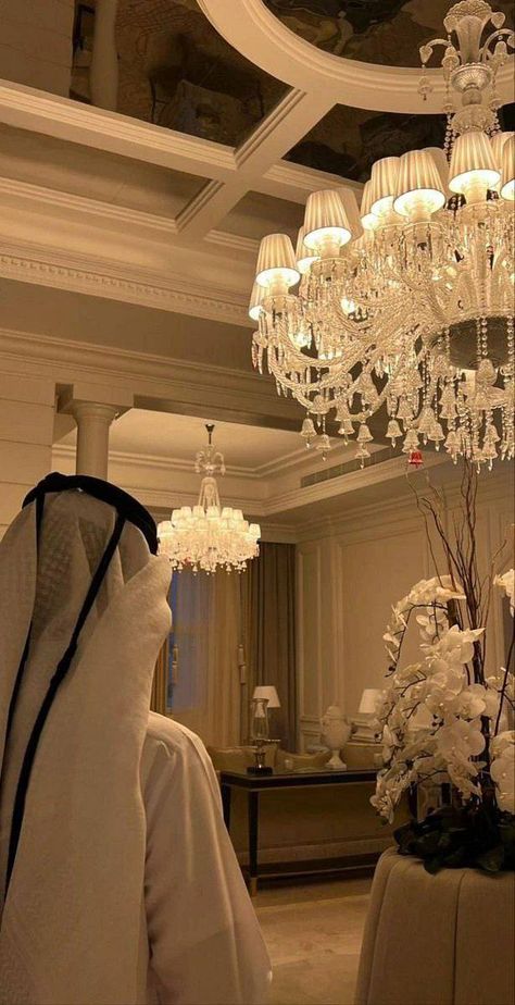 Arab Culture, Arab Wedding, Arab Beauty, Ceiling Light Design, Muslimah Aesthetic, Aesthetic Videos For Edits Love, Arab Fashion, Future Lifestyle, Rich Life