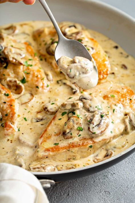 Recipes With Cream Of Mushroom, Creamy Chicken And Mushrooms, Chicken With Mushroom Sauce, Mushroom Sauce For Chicken, Lemon Sauce For Chicken, Cutlet Recipes, Chicken With Mushroom, Cream Of Mushroom Chicken, Mushroom Cream Sauce