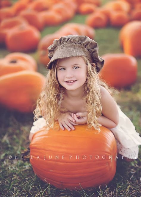 Fall Photoshoot With Pumpkins, Fall Photos With Pumpkins, Fall Kid Picture Ideas, Fall Pictures Kids, Toddler Girl Fall Photoshooting Ideas, Fall Mini Shoot, Baby Pumkin Shoot, Pumpkin Patch Photography, Todlers Pictures Fall