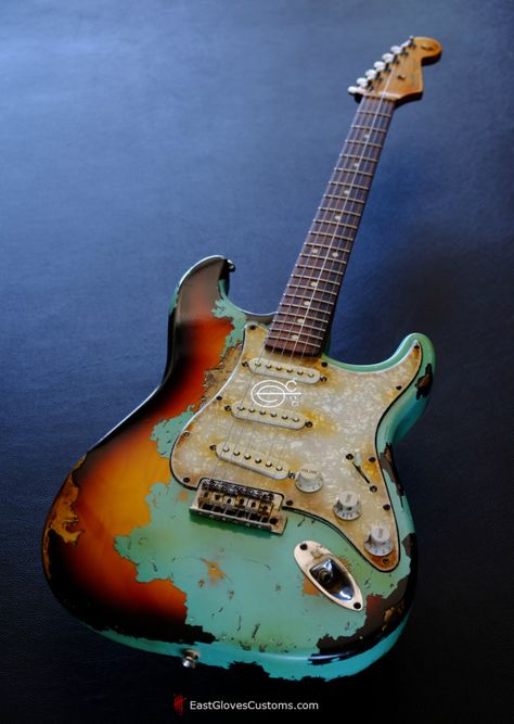 Fender Relic, Fender Guitars Stratocaster, Guitar Fender, Guitar Fretboard, Electric Guitar Design, Fender Strat, Stratocaster Guitar, Custom Electric Guitars, Guitar Painting