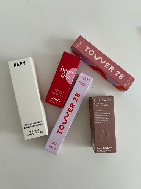 Sephora, new beauty, makeup, tower 28, refy @refybeauty @Tower28 Tower 28 Makeup, Tower 28 Aesthetic, Popular Makeup Products, Skincare Organiser, Tower 28, Korean Life, Popular Makeup, Lip Jelly, Sephora Haul