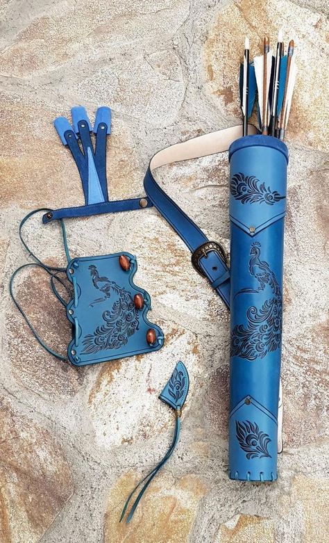 Quiver Diy, Archery Fashion, Leather Quiver, Archery Set, Pretty Knives, Arm Guard, Fantasy Props, Hand Accessories, Bow Arrows