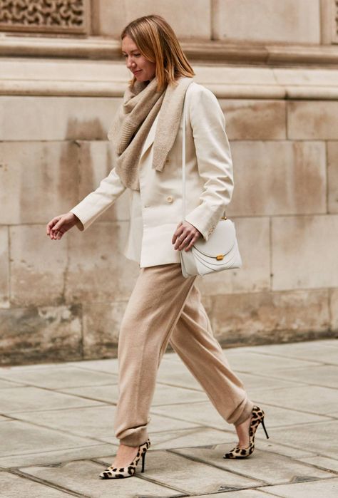 Beige Street Style Outfits from London Fashion Week | Who What Wear UK Joggers Winter Outfit, Fashion Me Now, Silk Joggers, Loungewear Outfit, Grey Pleated Skirt, Look Zara, Look Office, London Fashion Weeks, Loungewear Fashion