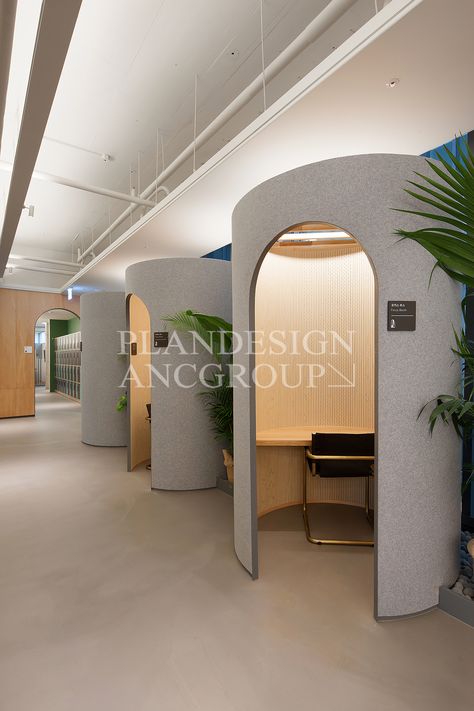 Small Coworking Space Design Open Plan, Office Pods Design, Corporate Office Design Workspaces, Office Lounge Interior, Resimercial Design, Corporate Architecture, Coworking Design, Study Lounge, Coworking Space Design