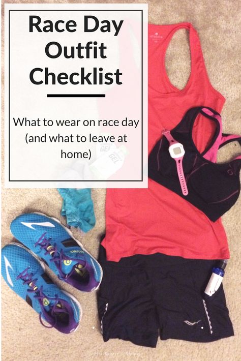 Running a race this fall? Use this race day outfit checklist to make sure that you are prepared, comfortable, and ready to run fast on race day! 10k Outfit Running, Fall Running Outfit, 10k Training, Cold Weather Running, Race Walking, Runners Outfit, Running Group, Marathon Clothes, Race Outfit