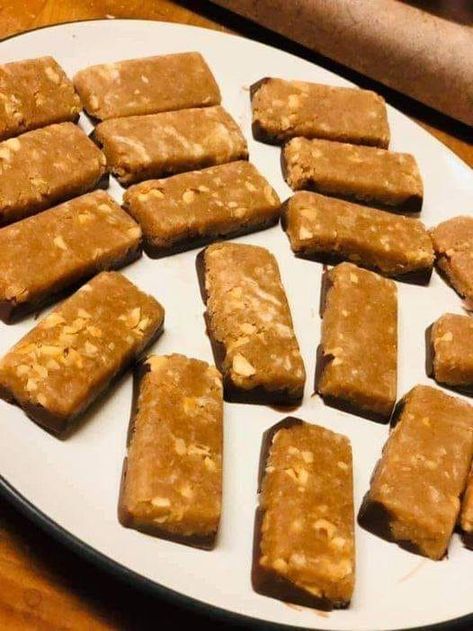 Keto butter finger candy bars i... - Keto & Low Carb Foods Keto Butterfinger, Low Carb Foods, Butterfinger Candy, Keto Recipes For Beginners, Peanut Butter Crunch, Keto Ice Cream, Low Carb Cookies, Carb Foods, Peanut Butter Bars