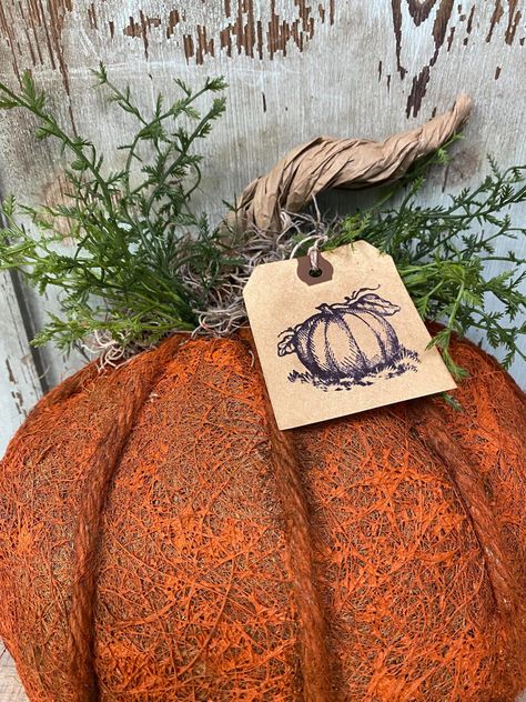 DIY Dollar Tree Coco Liner Pumpkin - The Shabby Tree Pizza Pan Crafts Diy Dollar Tree Fall, Primitive Fall Crafts, Diy Fall Crafts, Fall Diys, Primitive Fall Decor, Diy Pumpkins, Tree Projects, Apple Pumpkin, Dollar Tree Pumpkins