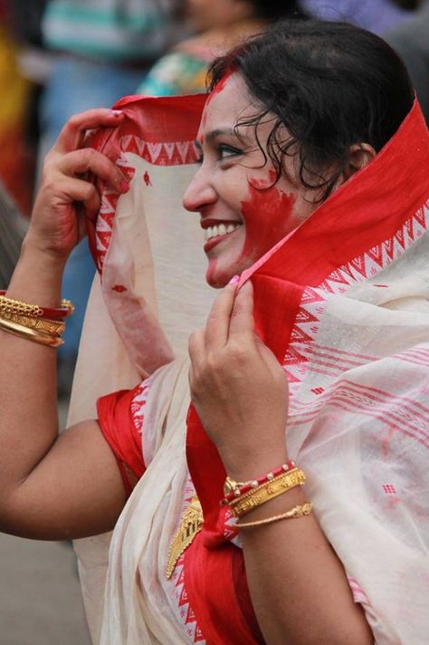 A celebration of Sindoor Khela before we bid adieu to Maa Durga  #ilead Puja Outfits, Sindoor Khela, Puja Aesthetic, Reference Models, Snake Girl, Colour Splash, Photography Contest, Maa Durga, Photography Contests