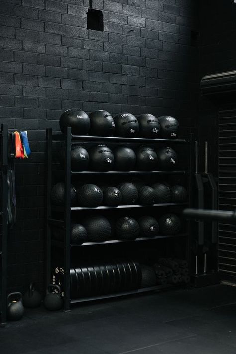 Gym Weight Storage, Small Gym Ideas, Gym Plans, Boutique Gym, Dream Gym, Gym Design Interior, Black Brick Wall, Luxury Gym, Home Gym Garage