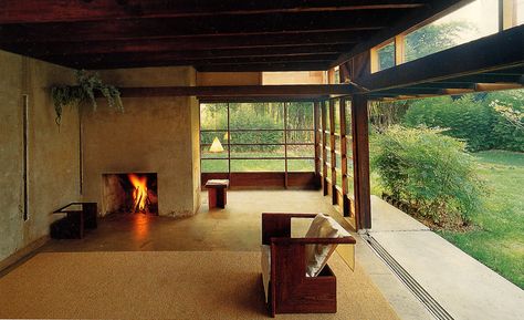 Kings Road House / Rudolf Schindler Mid Century Backyard, Kitchen 2025, Schindler House, Modernist Architects, Casas The Sims 4, Architect House, Whistler, Wooden Furniture, A Fire