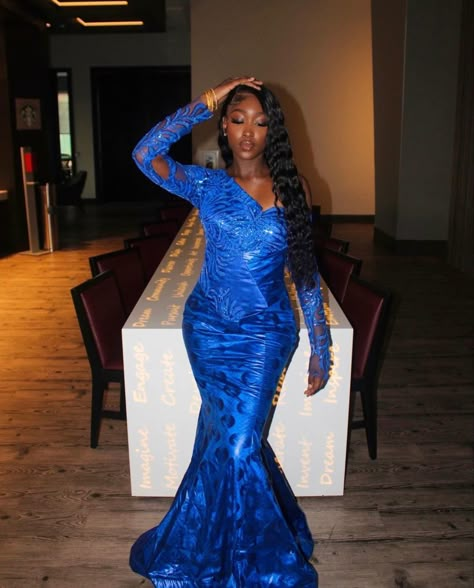 African Prom Dresses Long Sleeve, Senegalese Bazin Fashion Styles, African Dresses For Women Bazin, African Dresses For Women Senegalese, Bazin Prom Dress, African Bazin Styles For Women, Bazin Styles For Women 2024, Bazin Styles 2023, Senegalese Bazin Styles