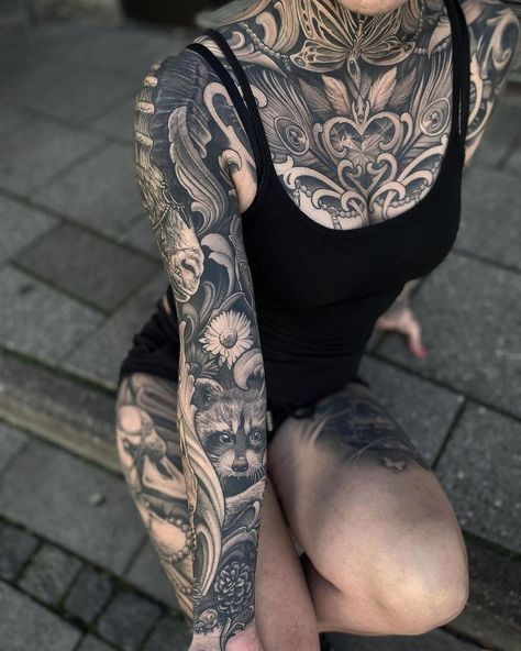 Tattoo Woman Aesthetic, Full Body Tattoos For Women, Tiger Tattoo Back, Body Tattoos For Women, Terrible Tattoos, Body Tattoo Design, Pretty Hand Tattoos, Wild Tattoo, Tattoed Women