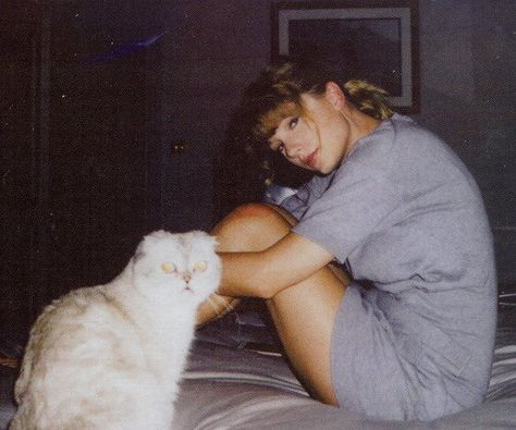 Taylor Swift Tumblr, Taylor Swift Cat, Taylor Swift Fotos, Estilo Taylor Swift, Polaroid Pictures, Taylor Swift Wallpaper, Long Live Taylor Swift, Swift 3, Live Taylor