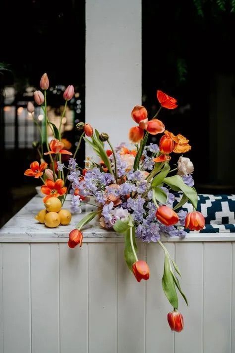 Wild Flower Table Arrangements, Modern Colorful Wedding Decor, Modern Colorful Wedding Flowers, Abstract Wedding Florals, Abstract Wedding Flowers, Modern Flowers Wedding, Cool Flower Arrangements, Colourful Wedding Flowers Bouquets, Colourful Spring Wedding