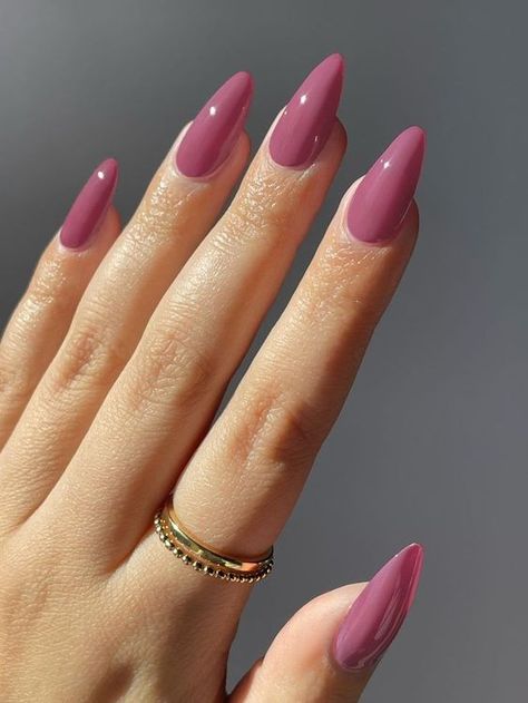 Soils Color Nails, Almond Nails Simple Color, November Pink Nails, Mauve Pink Nails Design, Nails For Cool Skin Tone, Acrylic Nails One Color Simple, Dark Pink Fall Nails, Pink Nails Ideas Almond, Acrylic Nails Mauve