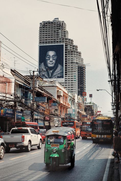 Thailand City, Black Hair Anime Guy, Bangkok Street, Missing Home, Bangkok City, Concept Art Tutorial, Tuk Tuk, Mood Images, City Photography