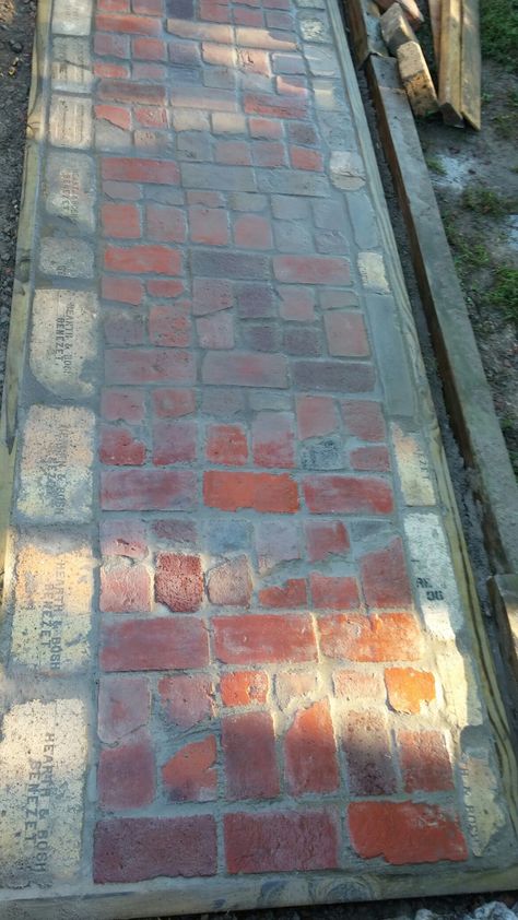 Reclaimed brick & firebrick White Pebble Garden, Reclaimed Brick Patio, Flagstone Walkway, Pebble Garden, Brick Path, Brick Paving, Reclaimed Brick, Garden Paving, Garden Walkway