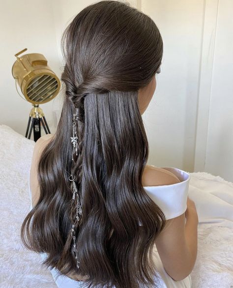 Ramadan Hair Styles, Hairstyles For Ramadan, Ramadan Hairstyles, Hair Ideas For Prom, Pregnancy Bump Photos, Aladdin Play, Coquette Hair, Prom Hair Styles, Crisco Recipes