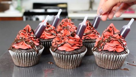 Red Wine Cupcakes, Wine Cupcakes, Boozy Cupcakes, Boozy Chocolate, Homemade Chocolate Pudding, Wine Chocolate, Chocolate Cupcakes Moist, Cocoa Cake, Vanilla Cupcake Recipe