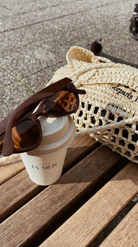 Beach Coffee Aesthetic, Aesthetic Queen, Cream Aesthetic, Aesthetic Coffee, Raffia Bag, Beige Aesthetic, Content Ideas, Brown Aesthetic, Summer Photos