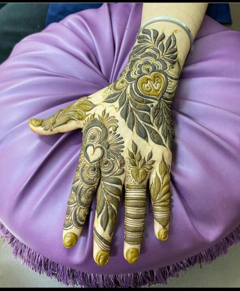 Heart Mehendi, Fingers Mehendi, Back Hand Henna Design, Dubai Mehndi, Finger Mehendi, Bride Mehndi, Back Hand Henna, Finger Mehendi Designs, Khafif Mehndi