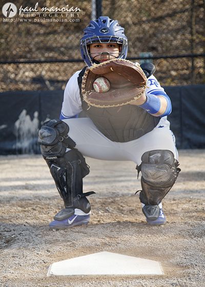 Baseball Senior Portraits Ideas for boys - I love this action shots from this baseball catcher senior pictures series - Metro Detroit Senior Pictures Photographers Baseball Team Pictures Poses, Senior Portraits Ideas, Baseball Team Pictures, Team Picture Poses, Baseball Senior Pictures, Ball Pictures, Baseball Couples, Softball Ideas, Baseball Photography