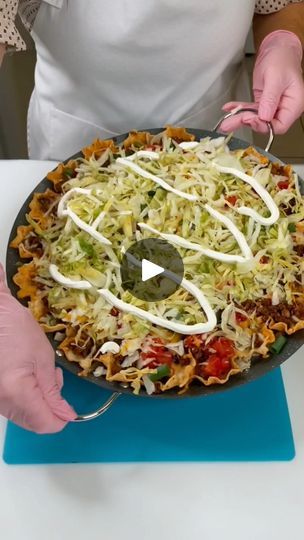 1.2M views · 14K reactions | These nachos for your party! 😋            #nachos #partyfood #mexicanfood #americanfood #recipes #yum #food | The Madison Family | The Madison Family · Original audio Party Nachos, Taco Nachos, Totinos Pizza, Tostitos Scoops, Football Food Appetizers, Pizza Taco, Individual Appetizers, Taco Meal, Baked Nachos