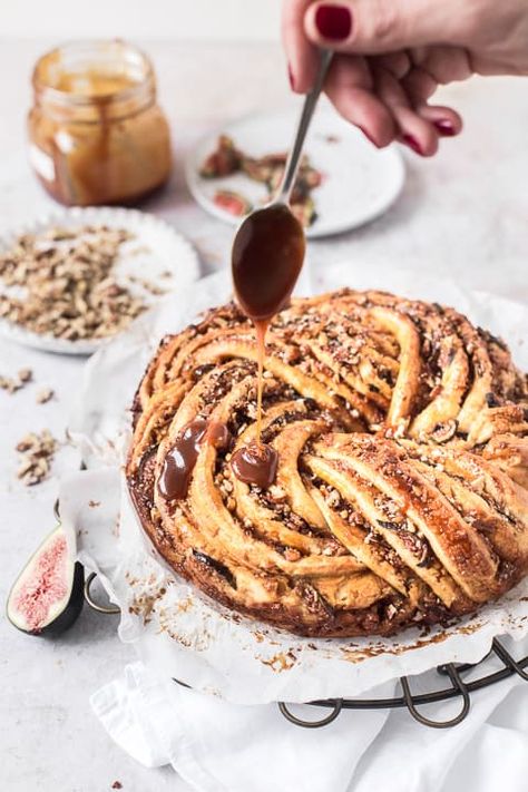 Fig, Caramel and Pecan Babka | Emma Duckworth Bakes Fig Babka, Christmas Babka, Babka Wreath, Pecan Babka, Brioche Dough, Nutritional Yeast Recipes, Babka Recipe, Roasted Strawberries, Crunchy Pecans