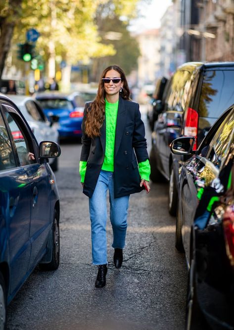 Green Sweatshirt Outfit, Neon Sweater, Structured Blazer, Neon Shirts, Neon Outfits, Jumper Outfit, Popsugar Fashion, Fashion Lady, Printed Sweater