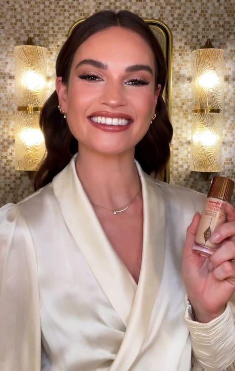 lily james makeup Lily James Makeup Looks, Lily James Charlotte Tilbury, Lily James Makeup, Lilly James, Dark Autumn, Lily James, Makeup Pictures, Charlotte Tilbury, Glow Up?