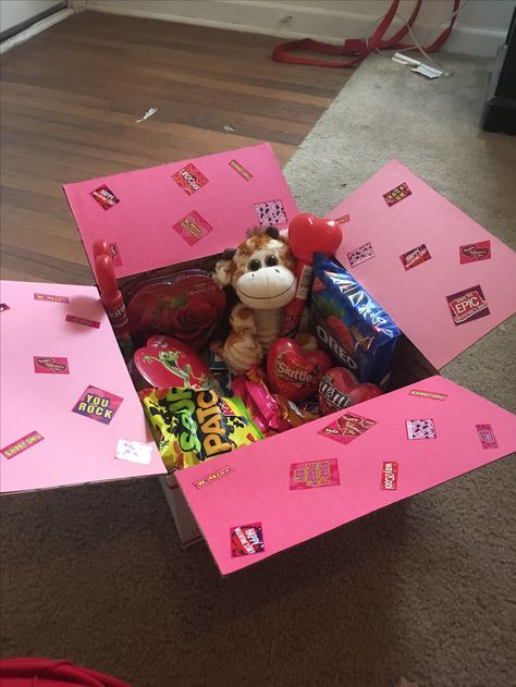 Valentine's Day Care Package Valentines Day Care Package, Deployment Care Package Ideas, Packages Ideas, Deployment Care Packages, Kids Treats, Send Package, Weekend Ideas, College Kids, Care Packages