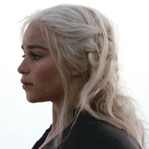 Emilia Clarke Daenerys, Daenerys Targaryen Aesthetic, Daenerys Targaryen Icons, Emilia Clarke Daenerys Targaryen, Targaryen Aesthetic, Gra O Tron, Game Of Thrones Art, Valar Morghulis, House Of The Dragon