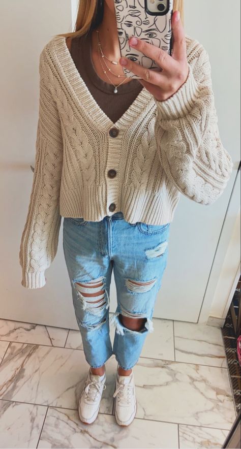 Fall Clothes Sweaters & Cardigans, Beige Button Up Sweater Outfit, White Button Down Sweater Outfit, Light Tan Cardigan Outfit, White Button Sweater Outfit, Brown Button Up Sweater Outfit, Outfits With Tan Cardigan, Outfits With Cream Cardigan, Cream Button Up Sweater Outfits