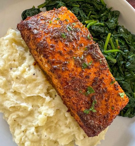 Air Fryer Blackened Salmon - The Glam Kitchen Blackened Salmon Air Fryer, Air Fryer Salmon Filet, Salmon Recipes Air Fryer, Salmon Steak Recipes, Home Cooked Dinner, Blackened Salmon Recipes, Salmon Air Fryer, Salmon Filets, Ninja Foodi Grill