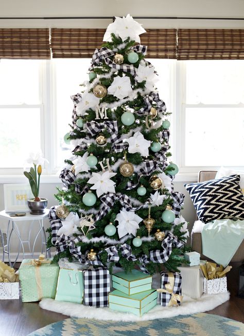 Easy Christmas Decorating Ideas - Parties for PenniesParties for Pennies Christmas Tree Game, Buffalo Check Christmas Decor, Best Christmas Tree Decorations, Christmas Tree Decorated, Buffalo Plaid Christmas Decor, Buffalo Plaid Christmas Tree, Plaid Christmas Decor, Buffalo Check Christmas, Plaid Christmas Tree