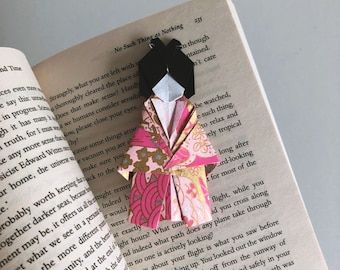 Premium handmade origami and paper decorations by PetiteSlo Bookmarks Origami, Gift Origami, Kimono Geisha, Kimono Doll, Japanese Origami, Origami Butterfly, Japanese Gifts, Christmas Origami, Paper Butterfly