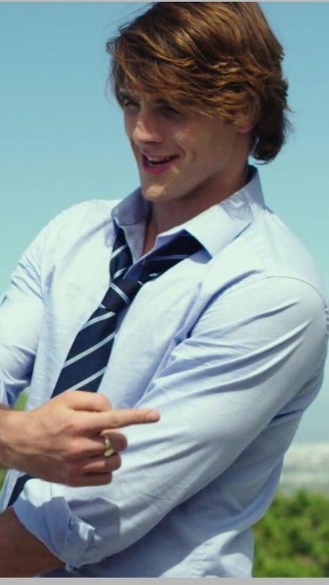 Jacob Elordi. The Kissing Booth. Noah Flynn, The Kissing Booth, Jacob Elordi, Shirt And Tie, Kissing Booth, Joey King, Hottest Guy Ever, Hot Actors, Film Serie