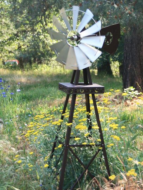 Charming Windmill: Texas flare fills this flower bed with a charming windmill and yellow Yarrow (Achillea millefolium). From HGTV.com's Garden Galleries Backyard Windmill, Yard Windmill, Windmill Flower, Yellow Yarrow, Windmill Diy, Rustic Lights, Space Flowers, Small Windmill, Windmill Art