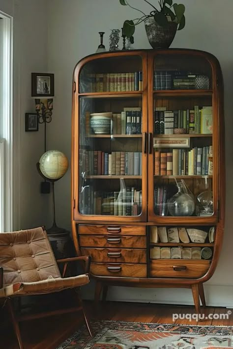 Bookshelf Decor Living Room, Modern Bookcase Design, Mid Century Modern Bookcase, Vintage Bookshelf, Bookcase Design, Modern Bookcase, Pinterest Home, Tiny House Cabin, Stylish Storage Solutions