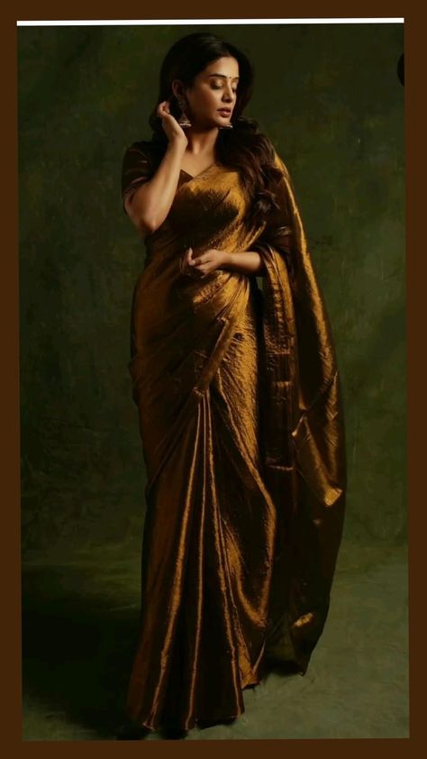 Exclusive Priyamani Premium Raga Metallic Tissue Handloom Saree  color: Copper length: 6.3 metre width: 46 inches  #priyamani #copper #fashion #trending #saree  #fashion #sareelove #officewear #officewearsaree #tips #stylish #stylishworkoutfits  #fashiontipsforwomen #sareestyling Priya Mani, Trending Saree, Copper Fashion, Blue Silk Saree, Mrunal Thakur, Saree Looks, South Indian Sarees, Tissue Saree, Glam Outfit