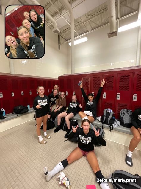 Volleyball Aesthetic Pfp, Highschool Volleyball Aesthetic, Volleyball Team Pictures, Volleyball Motivation, Volleyball Pics, Volleyball Aesthetic, Volleyball Life, Volleyball Bag, Volleyball Memes