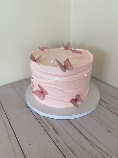 Comic Cake, Fluffy Vanilla Cake, Amazing Cake Decorating, Purple Cakes Birthday, Butterfly Birthday Cakes, Vintage Birthday Cakes, Aesthetic Cake, Plain Cake, Pink Birthday Cakes