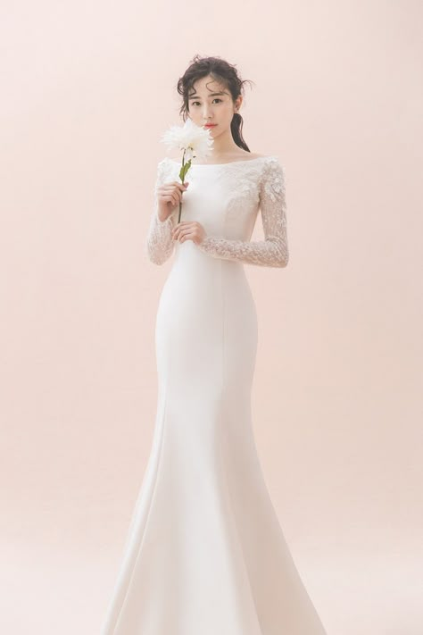 KOREAN WEDDING C-025 REYOO STUDIO : korea wedding pledge Dress Korean Style Hijab, Wedding Dress Korean Style, Wedding Dress Korean, Wedding Dresses Korean, Korean Style Hijab, Korean Wedding Dress, Baju Kahwin, Minimal Wedding Dress, Korea Wedding