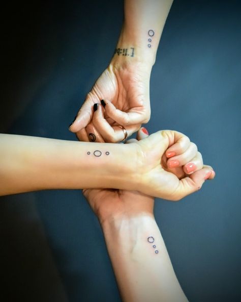 Three circles, one bond. This friendship is truly one of a kind. #friendshipgoals #bestfriends #friendship #tattoo #tattoos #inked #ink #girlswithtattoos #threecircles #circleoflife #minimalisttattoo #finelinetattoo #matchingtattoos Three Circle Tattoo, Friendship Circle, Friendship Tattoo, Circle Tattoo, Sister Tattoo, Sister Tattoos, Fine Line Tattoos, Circle Of Life, Matching Tattoos