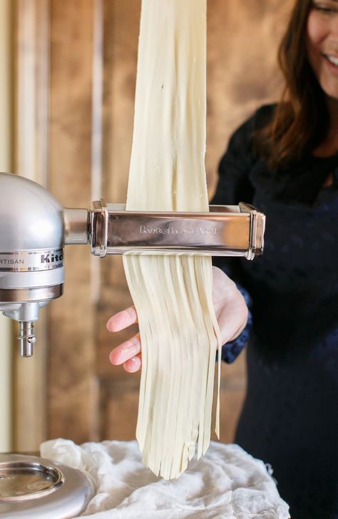 Kitchenaid Pasta Maker, Homemade Pastas, Pasta A La Carbonara, Fresh Pasta Recipes, Pasta From Scratch, Kitchenaid Pasta, Kitchen Aid Recipes, Quinoa Pasta, Homemade Egg Noodles