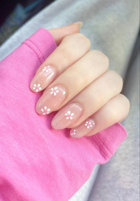 Flower Nail Design, Pink Flower Nails, Cute Pink Nails, Plain Nails, Light Pink Nails, Instagram Painting, Cute Spring Nails, Simple Gel Nails, Flower Nail Designs