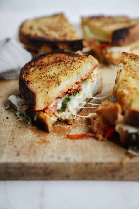 Lasagna Sandwich, Lasagna Grilled Cheese, Light Soups, Vegetarian Lasagna, Grilled Cheese Sandwiches, Ooey Gooey, Cheese Sandwich, Grilled Cheese Sandwich, Meal Prep For The Week