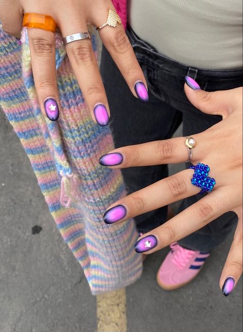 #nailart #nails #aura #pink #black Aura Nails Black And Pink, Black Funky Nails, Aura Nails Fall Colors, Black And Pink Aura Nails, How To Do Aura Nails, Pink Funky Nails, Aura Nails Designs, Dark Aura Nails, Black Aura Nails