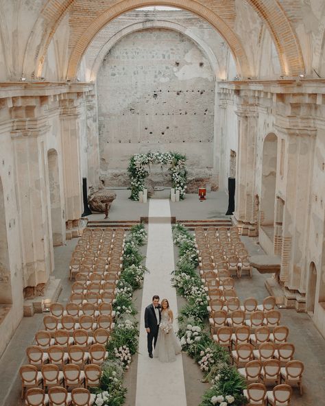 Convento Santa Clara Ruins is one of the most spectacular venues in Antigua Guatemala. From the breathtaking scenery to the elegant architecture, every detail exudes charm and romance. #weddingvenue #ruins #weddings #destinationweddings #venues #guatemalawedding #weddinginantiguaguatemala Planner: @brideandgroomguatemala Photographer: @camanuelaldana Flowers: @addyflorales Rentals: @cityrentalsgt Antigua Guatemala Wedding, Guatemala Wedding, Elegant Architecture, Breathtaking Scenery, Wedding Spring, Church Wedding, Santa Clara, Guatemala, Wedding Inspo